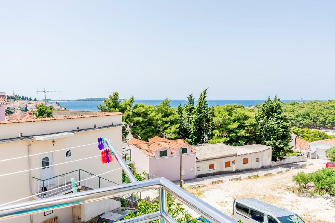 Apartment Dora Primosten Exterior photo